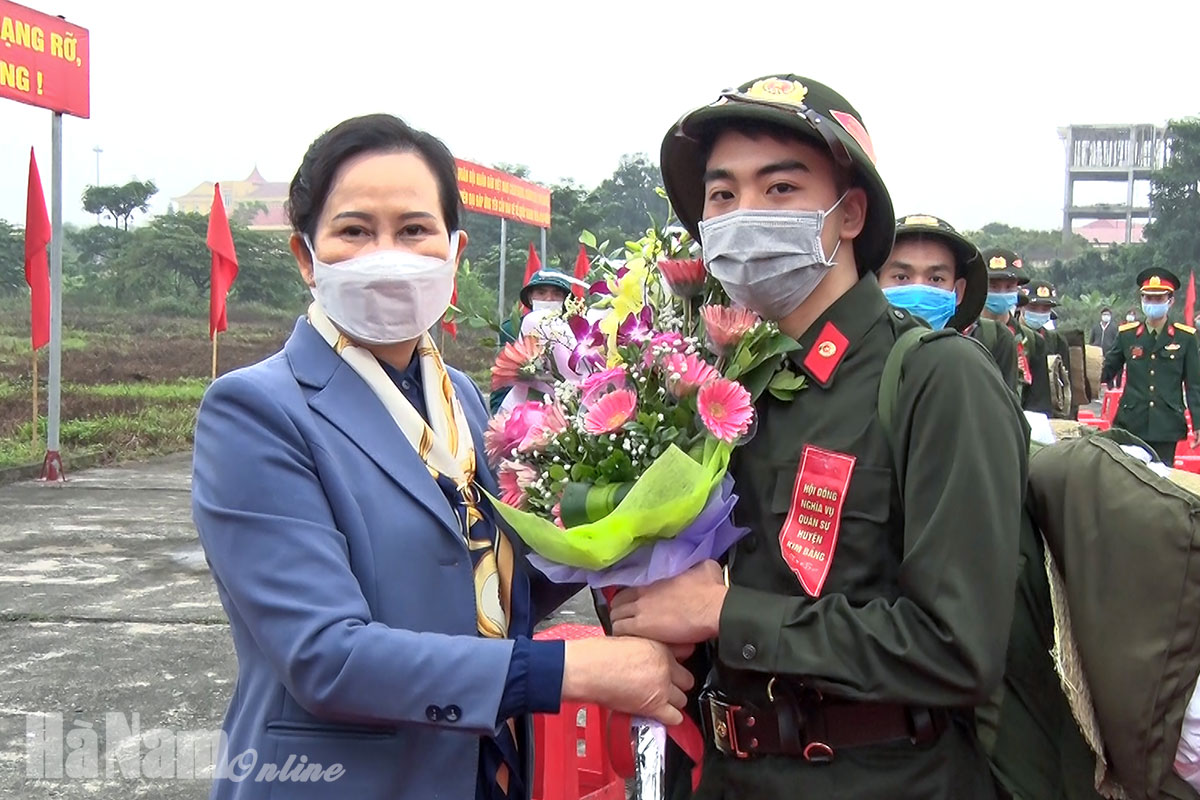 Gần 1500 thanh niên Hà Nam phấn khởi lên đường nhập ngũ 