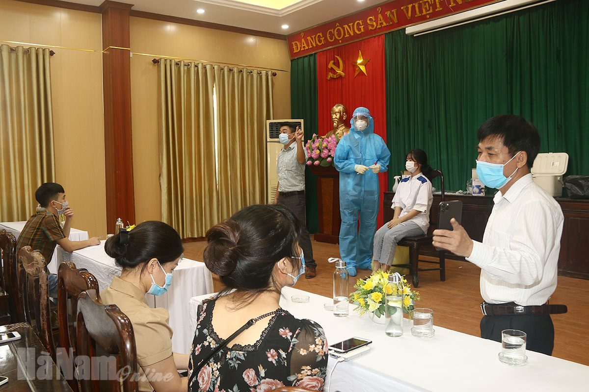 150 cán bộ y tế sinh viên y Hà Nam lên đường hỗ trợ thành phố Hà Nội chống dịch Covid19