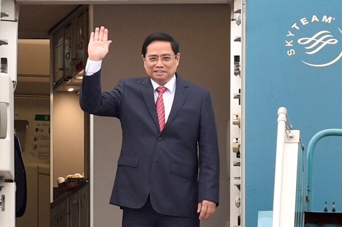 Thủ tướng Phạm Minh Chính lên đường dự COP26