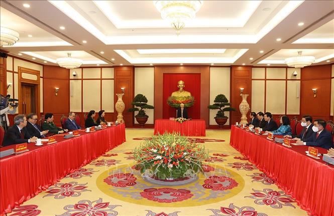 Trao Quyết định nghỉ chế độ cho 6 Ủy viên Bộ Chính trị Ban Bí thư Trung ương Đảng khóa XII không tái cử khóa XIII