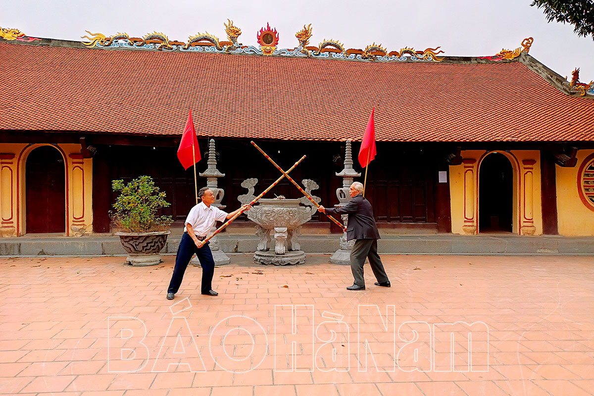 Duy trì môn vật gậy truyền thống ở thôn Tế Xuyên Bến