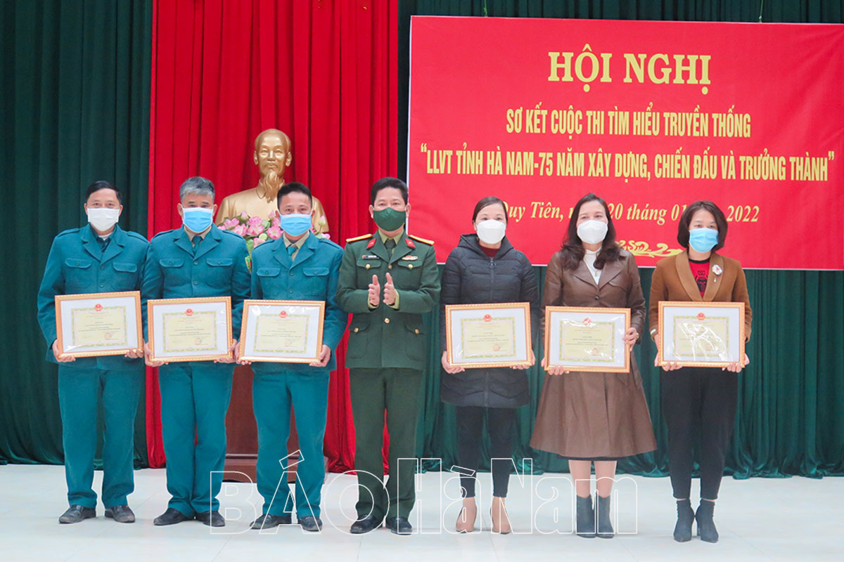 Thị xã Duy Tiên trao giải cuộc thi tìm hiểu “LLVT tỉnh Hà Nam  75 năm xây dựng chiến đấu và trưởng thành”