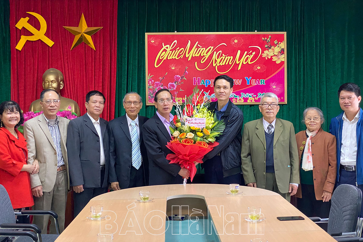 Hội đồng hương tỉnh Hà Nam tại Nam Định chúc Tết Báo Hà Nam