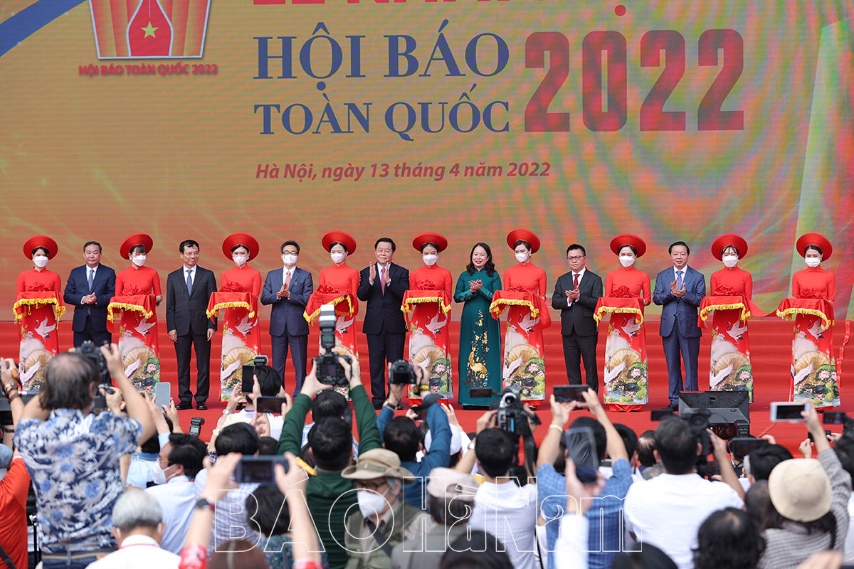 Khai mạc Hội Báo toàn quốc 2022 Báo chí Việt Nam đoàn kết chuyên nghiệp hiện đại và nhân văn