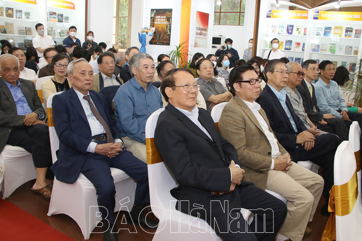 Giới thiệu ra mắt cuốn tự truyện của nguyên Ủy viên Bộ Chính trị Phạm Quang Nghị