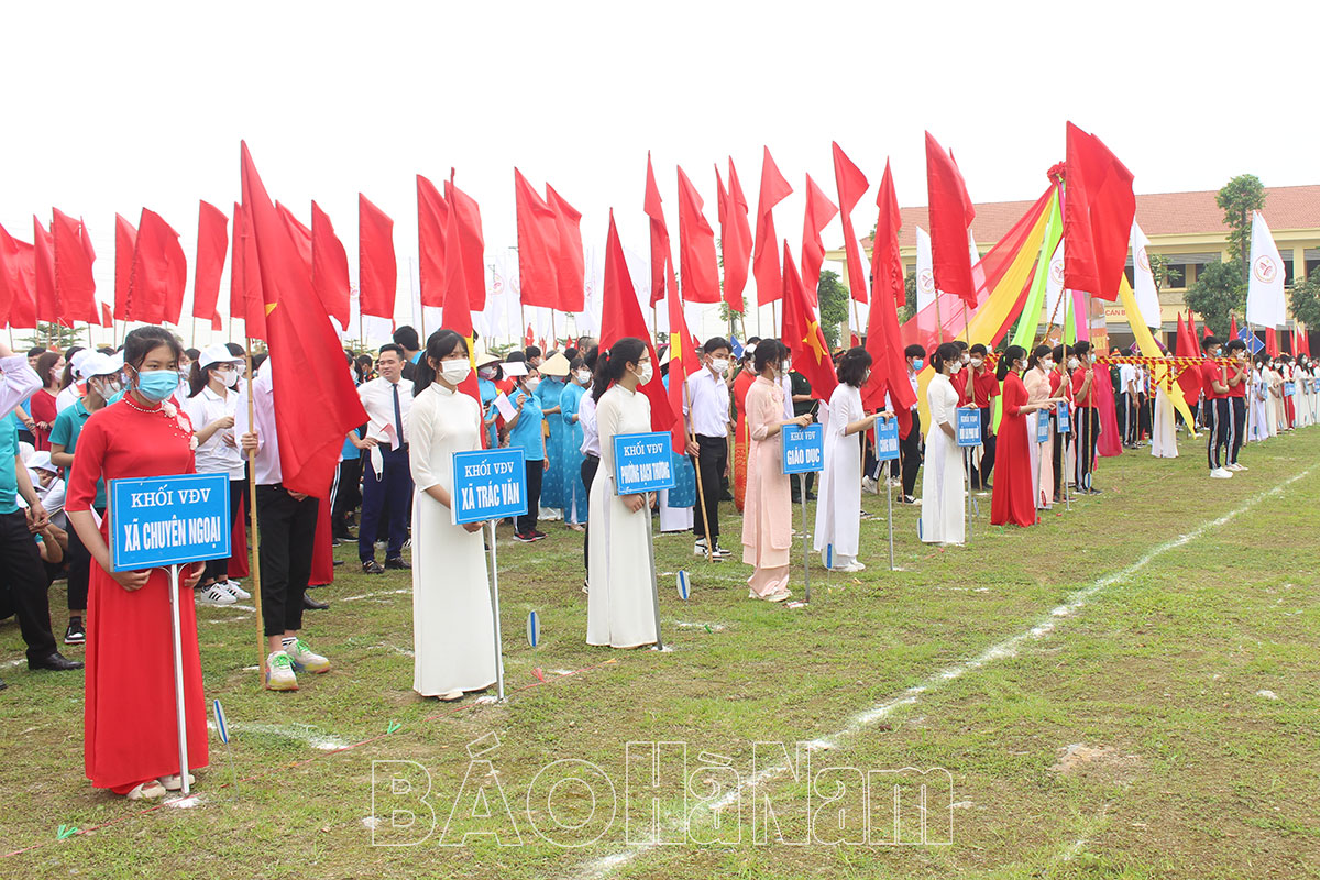 36 khối tham gia diễu hành biểu dương lực lượng tại Lễ khai mạc Đại hội TDTT thị xã Duy Tiên