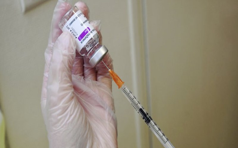 Hạ sốt cho trẻ thế nào sau tiêm vaccine