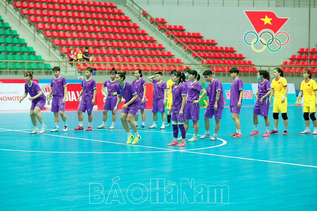 Đội tuyển Futsal nữ Việt Nam tích cực tập luyện sẵn sàng cho trận ra quân