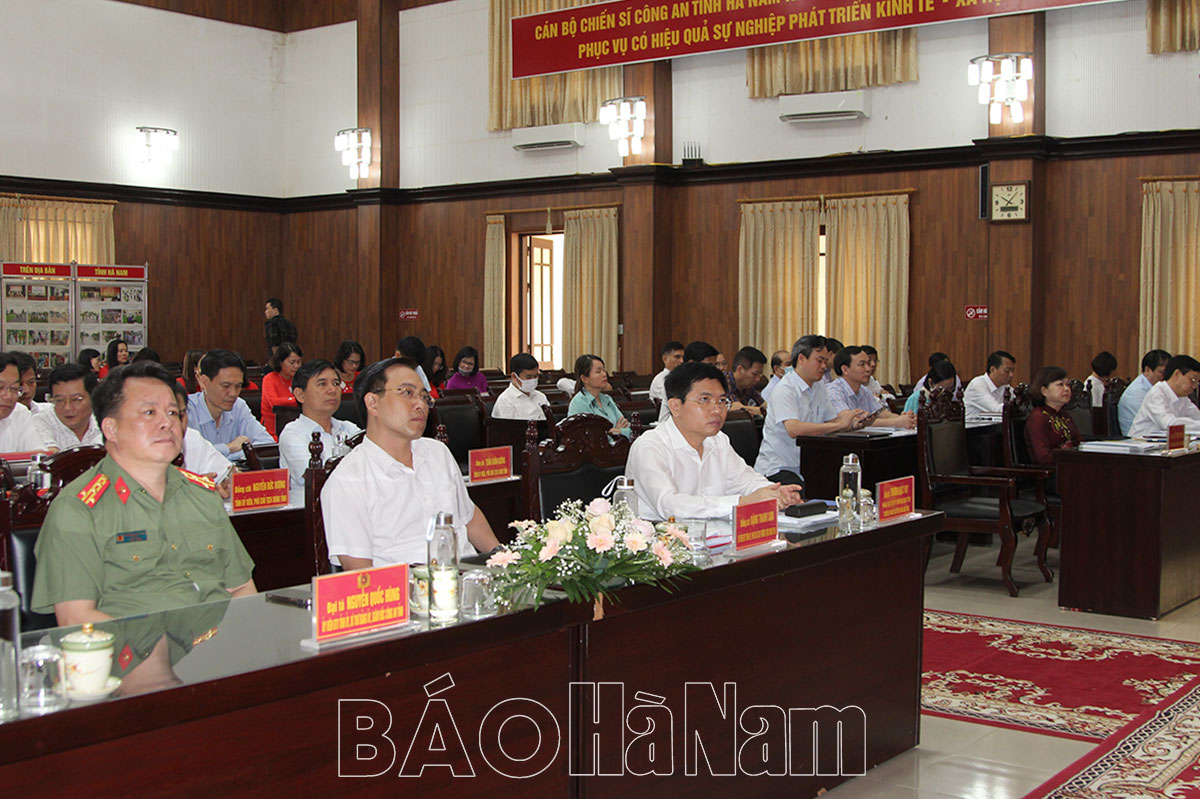 Tỉnh ủy tổ chức hội nghị thông báo nhanh kết quả Hội nghị Trung ương 5 khóa XIII của Đảng