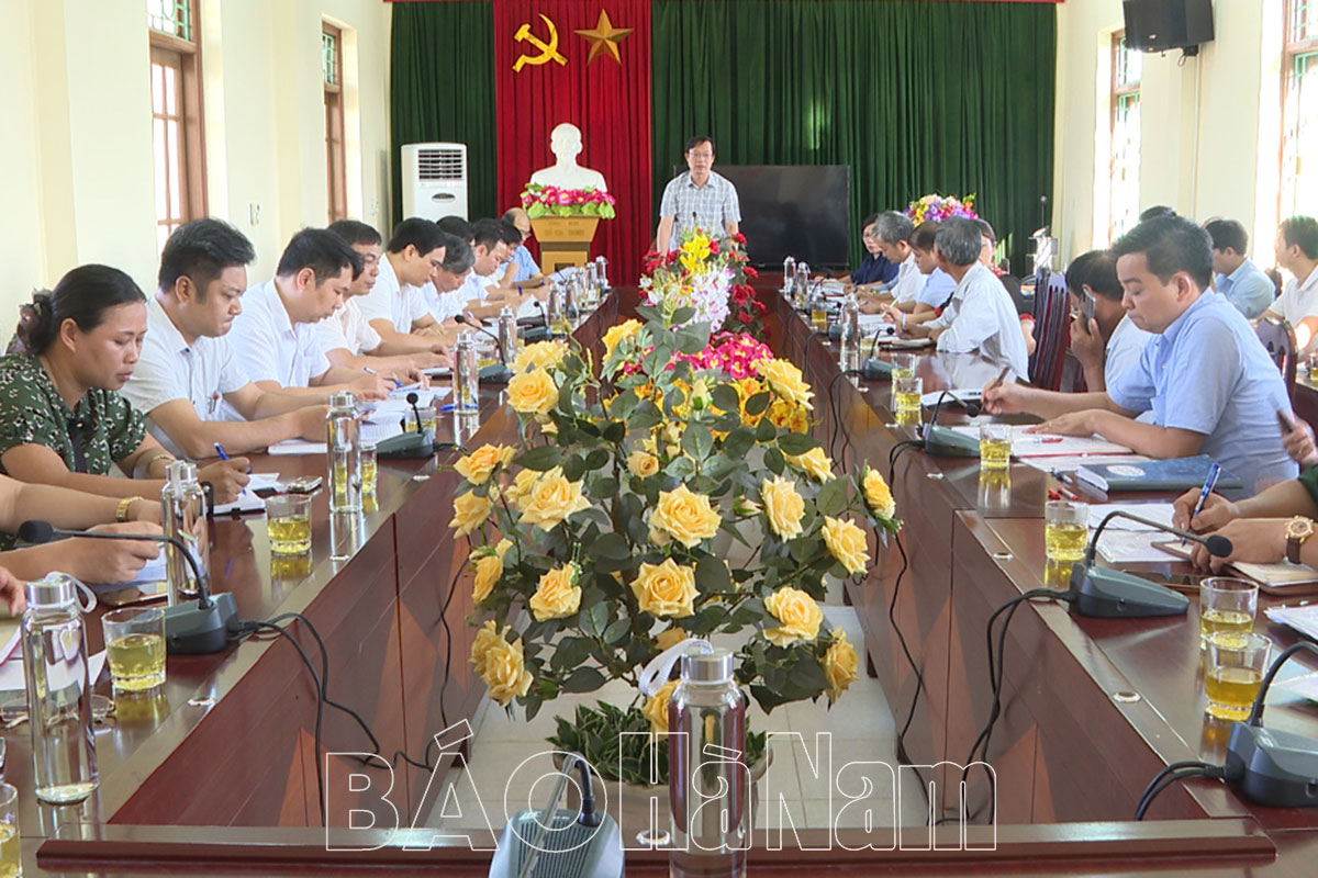 Thường trực Huyện ủy Thanh Liêm làm việc với xã Liêm Sơn