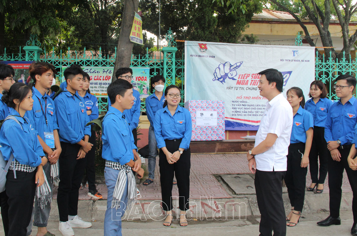 Hơn 600 tình nguyện viên Hà Nam tham gia Tiếp sức mùa thi