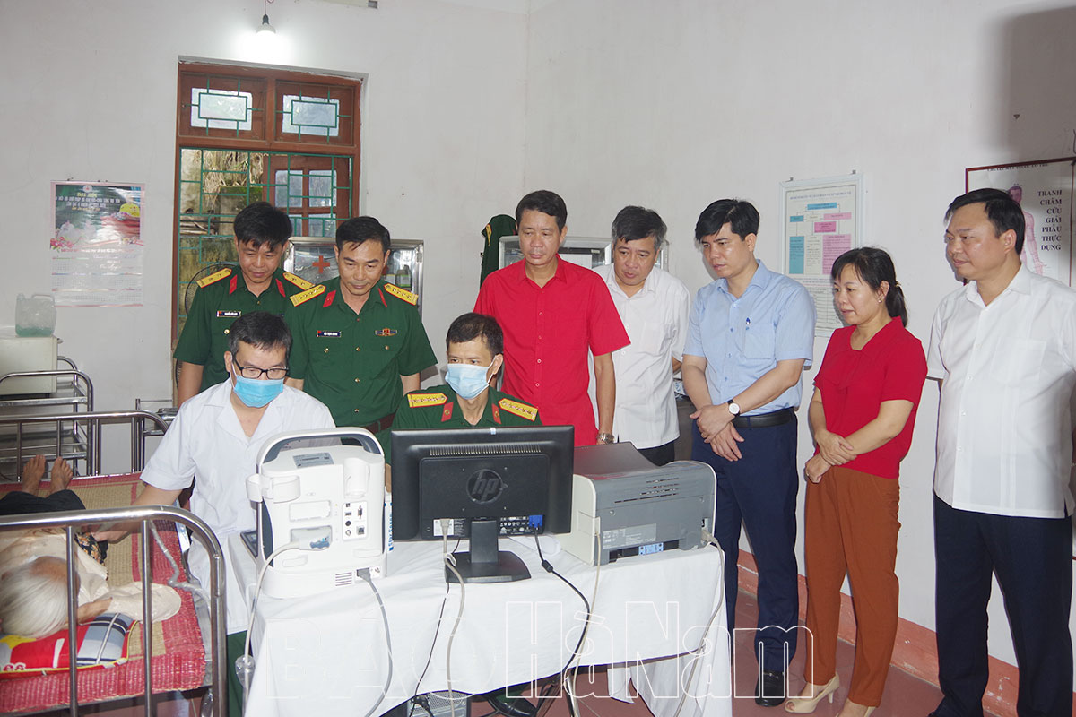 Bộ CHQS tỉnh Hà Nam khám bệnh tư vấn sức khỏe cấp thuôc miễn phí