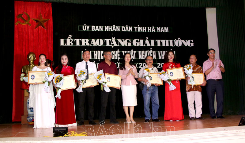 Trao tặng Giải thưởng Văn học Nghệ thuật Nguyễn Khuyến lần thứ VIII  45 tác phẩm công trình VHNT đoạt giải chính thức