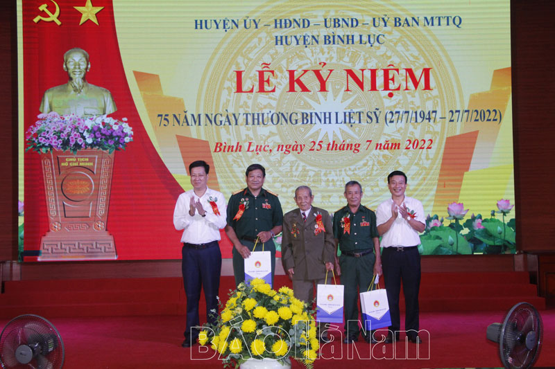 Huyện Bình Lục long trọng tổ chức Lễ kỷ niệm 75 năm ngày Thương binh Liệt sĩ 277