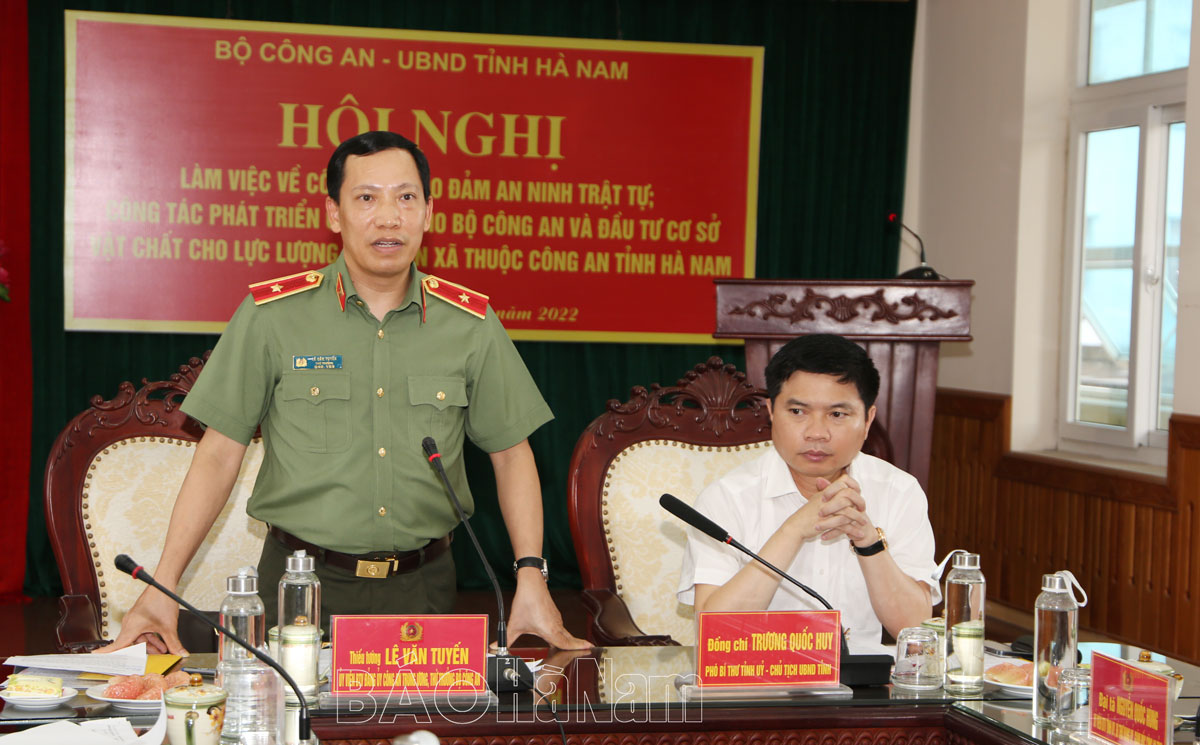 Thứ trưởng Bộ Công an Lê Văn Tuyến làm việc tại Công an tỉnh Hà Nam