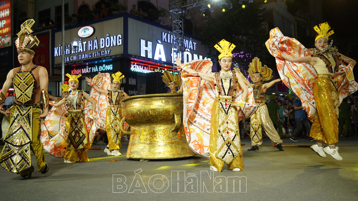 Tưng bừng Lễ hội đường phố Carnival Hà Nam 2022