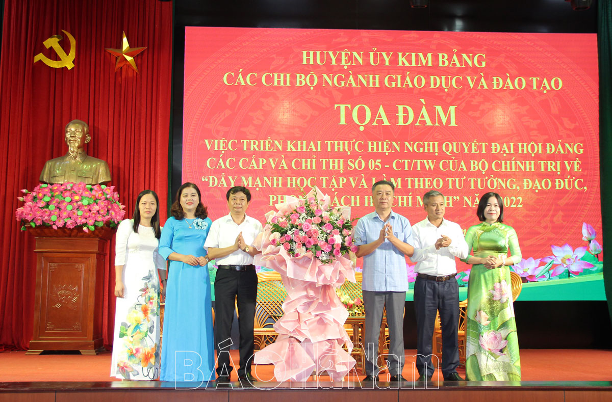 Ngành Giáo dục  Đào tạo huyện Kim Bảng tọa đàm việc triển khai thực hiện nghị quyết đại hội Đảng các cấp và Chỉ thị 05 của Bộ Chính trị
