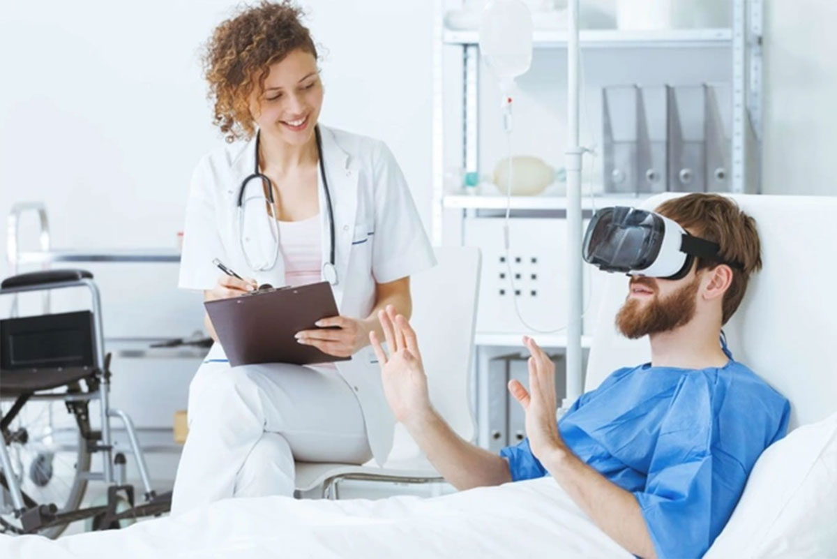 Đeo kính thực tế ảo có thể giúp bệnh nhân giảm đau khi phẫu thuật