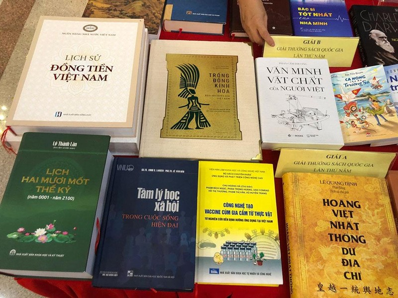 Những cuốn sách được trao Giải thưởng Sách quốc gia lần thứ năm