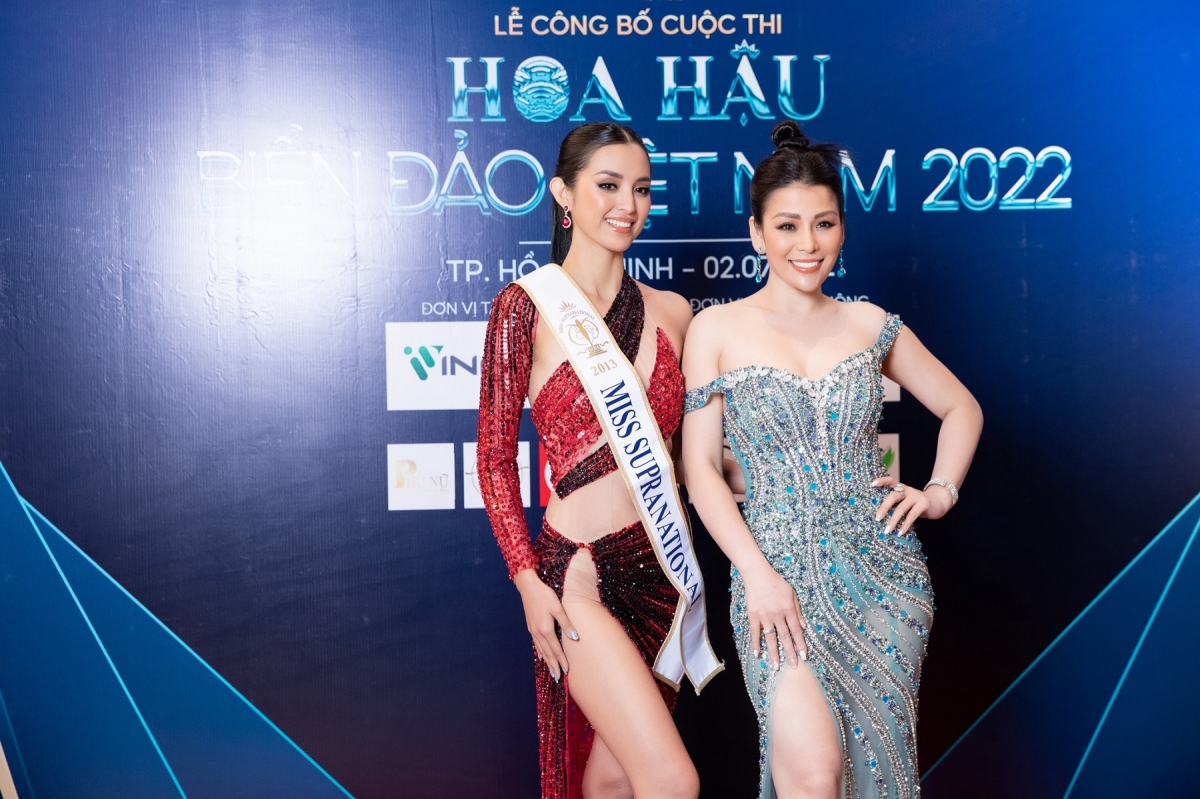 Hoa hậu Siêu quốc gia 2013 thích ăn bánh mì uống cà phê Việt Nam