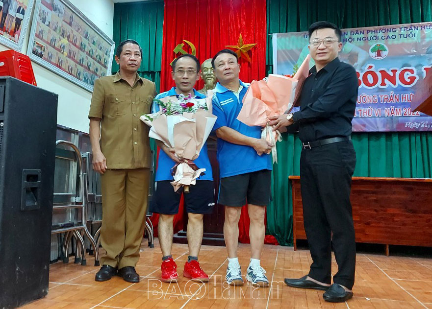 Hội Người cao tuổi phường Trần Hưng Đạo tổ chức Giải bóng bàn mở rộng 2022