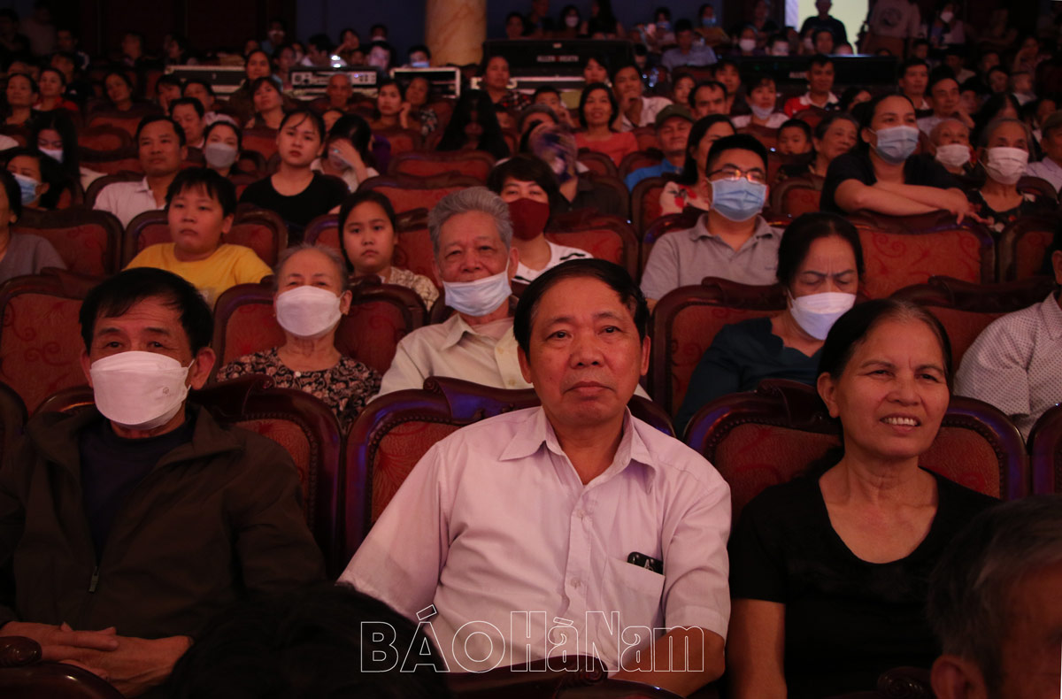 Khán giả Hà Nam làm nên thành công của Liên hoan Chèo toàn quốc 2022