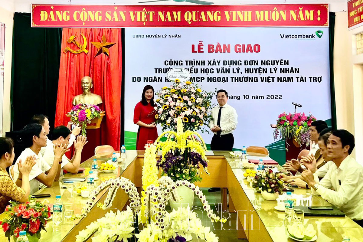 Chi bộ Vietcombank Hà Nam cụ thể hóa nội dung làm theo Bác trong thực hiện nhiệm vụ