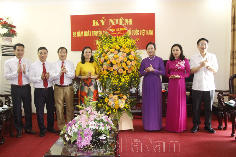 Thường trực Tỉnh ủy chúc mừng Ủy ban MTTQ tỉnh nhân Ngày truyền thống MTTQ Việt Nam