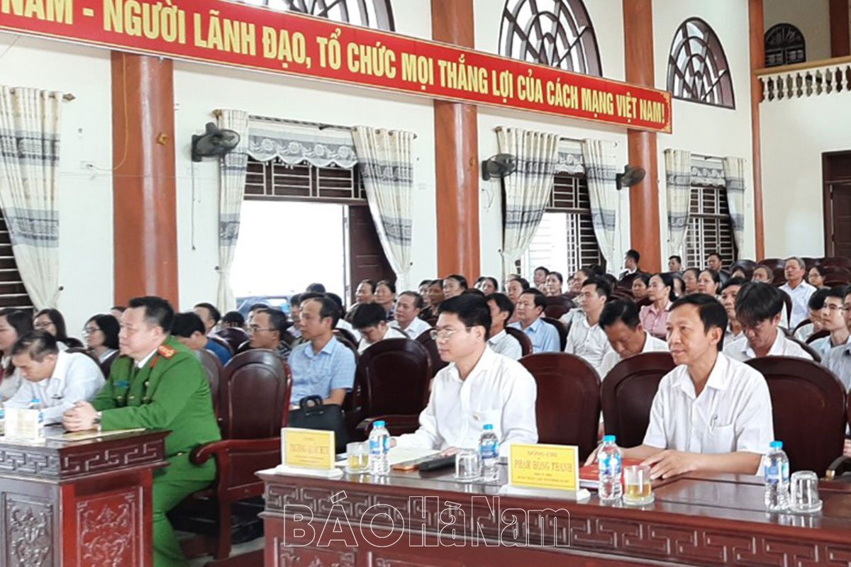 Đoàn đại biểu Quốc hội tỉnh tiếp xúc cử tri thị xã Duy Tiên huyện Lý Nhân và Thanh Liêm