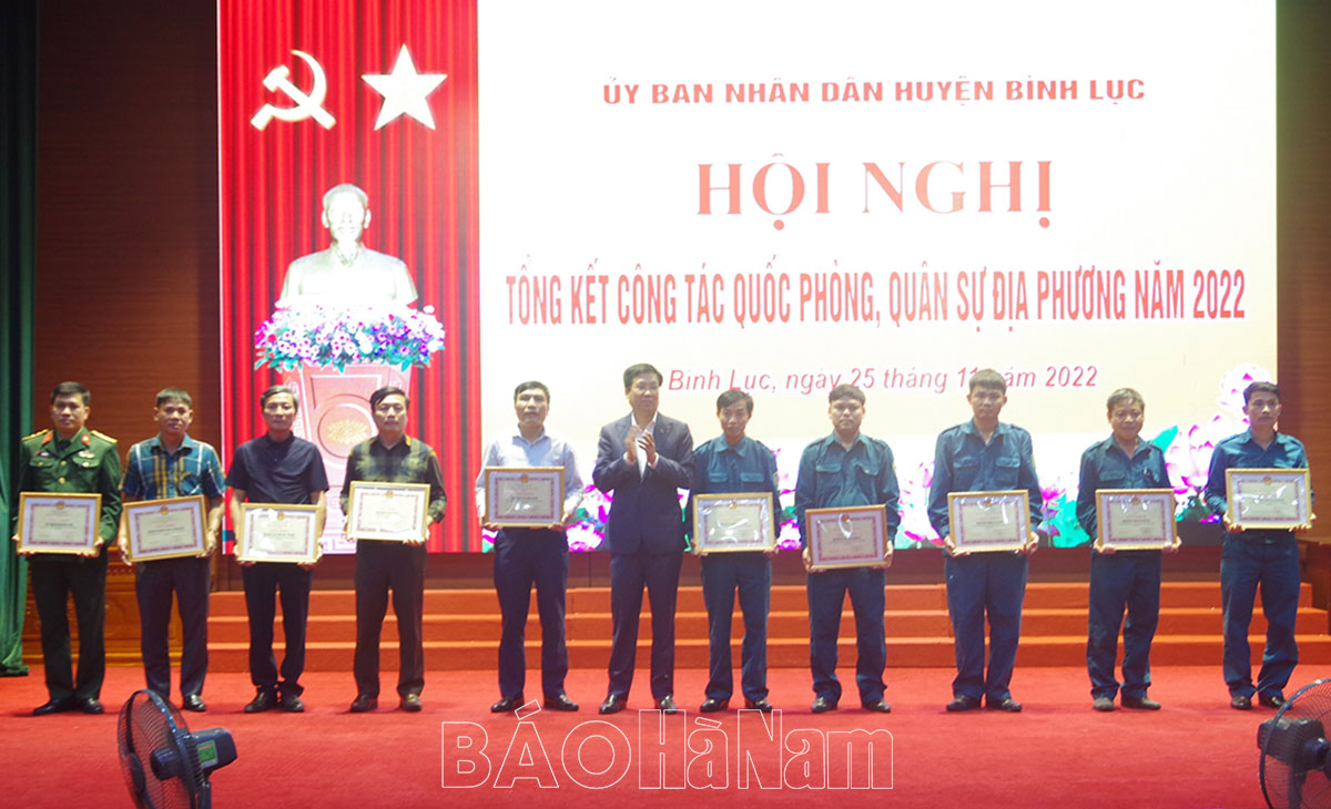 UBND thị xã Duy Tiên huyện Bình Lục tổng kết công tác QPQSĐP