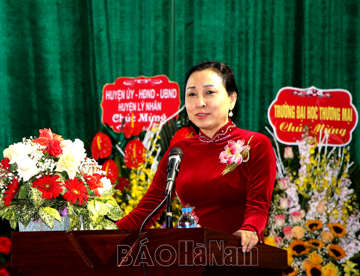 Ra mắt Quỹ học bổng Nguyễn  Hữu Duyên Chủ tịch nước  Nguyễn Xuân Phúc gửi hoa chúc mừng