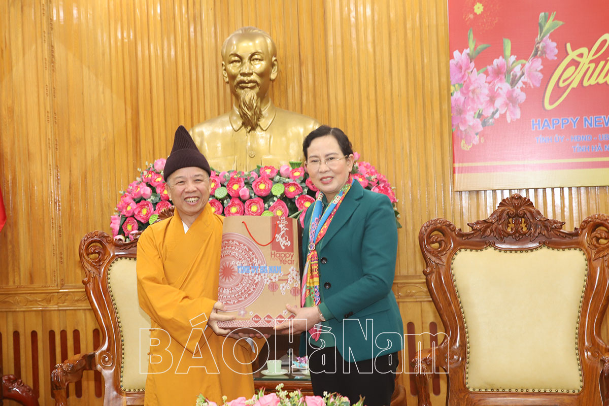 Ban trị sự giáo hội Phật giáo Việt Nam tỉnh Hà Nam thăm chúc Tết tỉnh