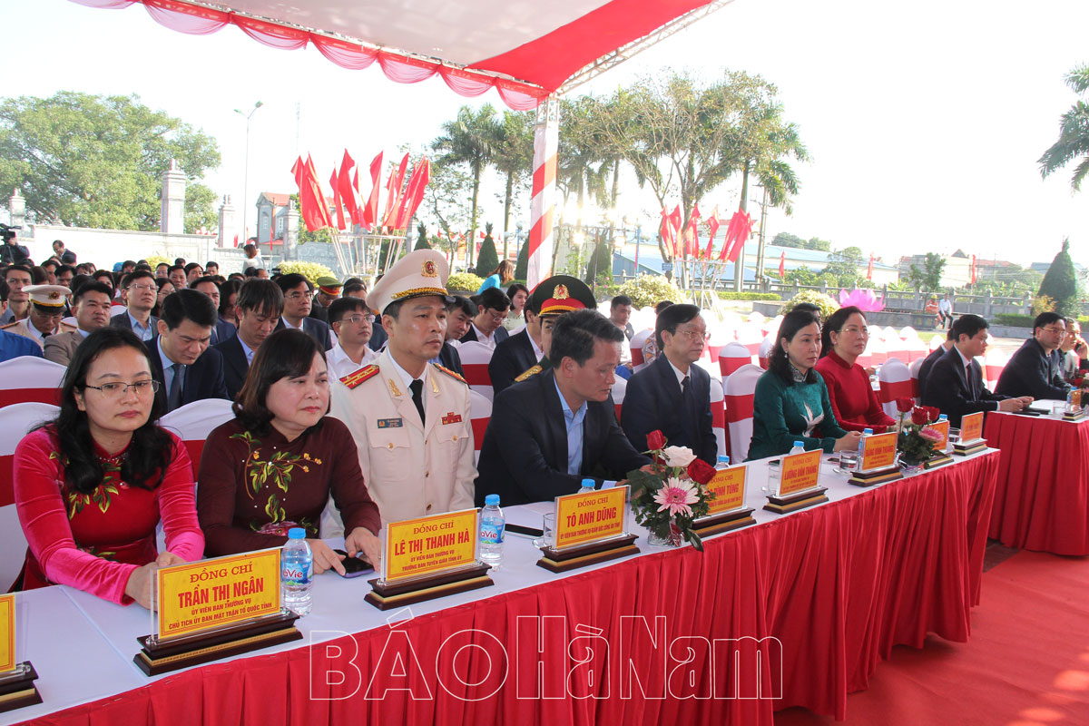 Lễ Dâng hương kỷ niệm 65 năm Ngày Bác Hồ về thăm Hà Nam và báo công dâng Bác