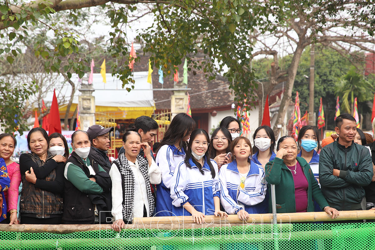 Tưng bừng hội làng Phương Lâmxã Đồng Hóa huyện Kim Bảng