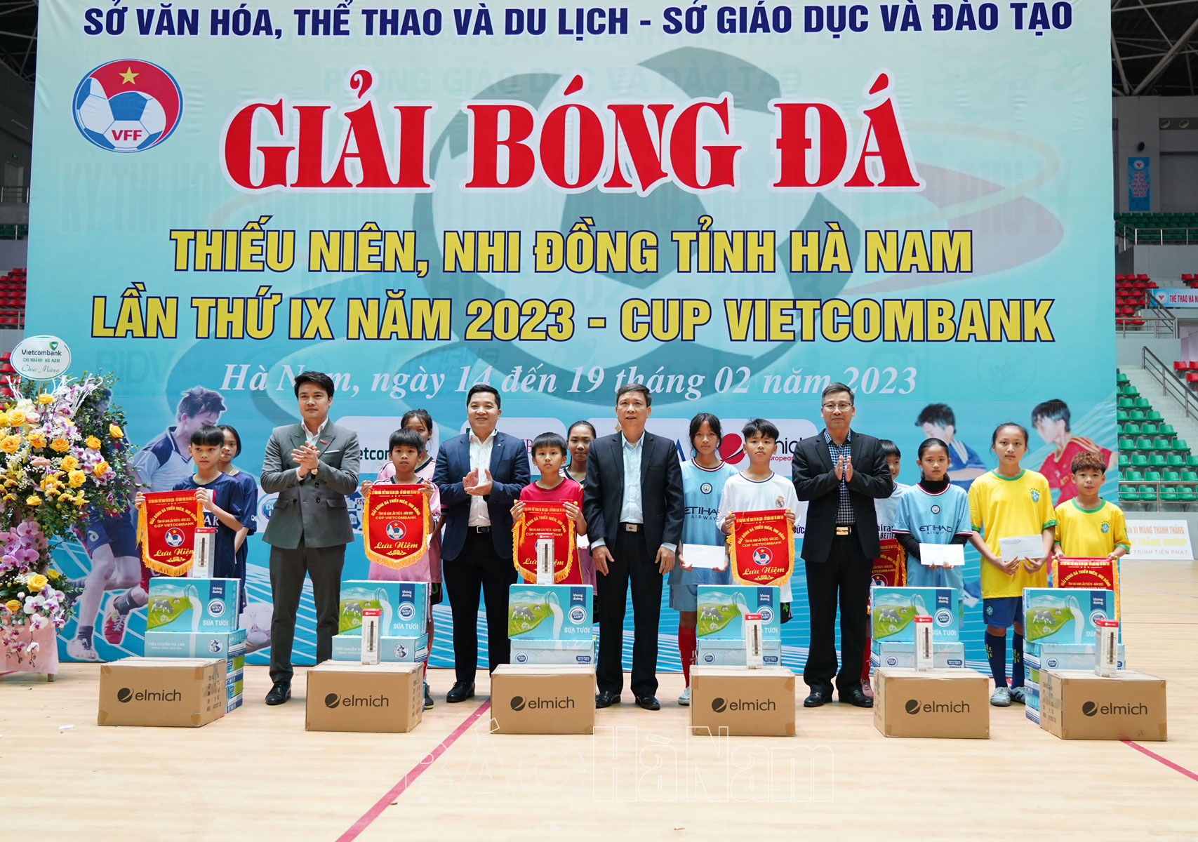 Khai mạc Giải Bóng đá Thiếu niên đồng lần thứ IX năm 2023   Cúp Vietcombank