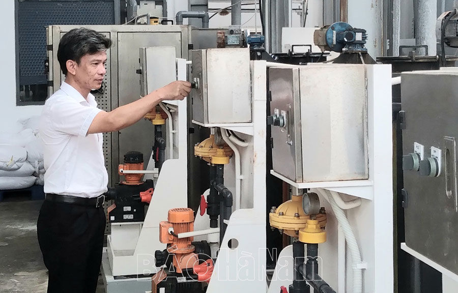 Khẩn trương chuyển đổi nguồn nước sạch phục vụ sản xuất tại KCN Đồng Văn I và II
