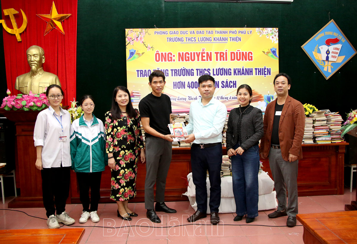Trường THCS Lương Khánh Thiện tiếp nhận trên 4000 cuốn sách tài trợ
