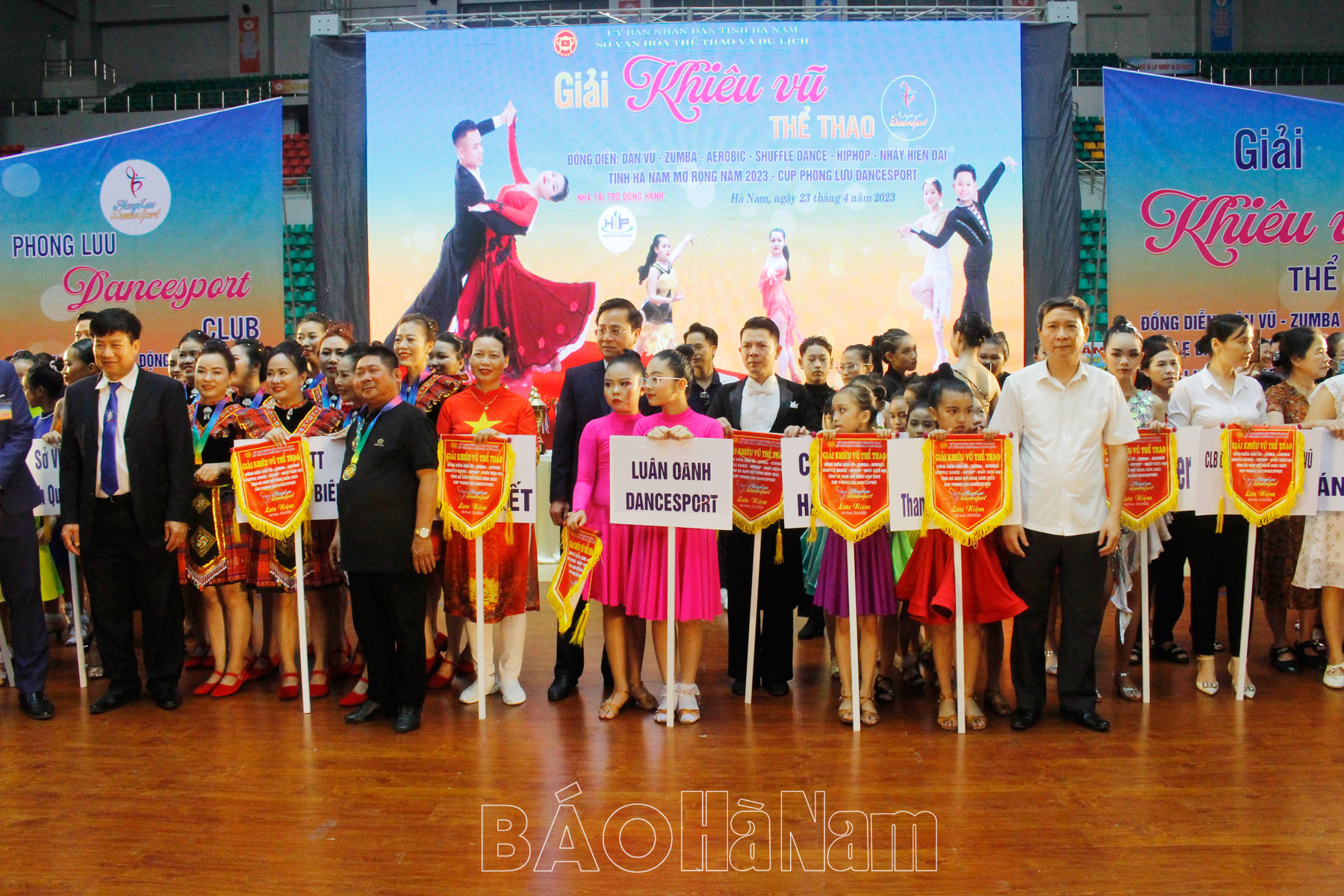 Gần 1200 VĐV tham gia Giải khiêu vũ tỉnh Hà Nam mở rộng năm 2023