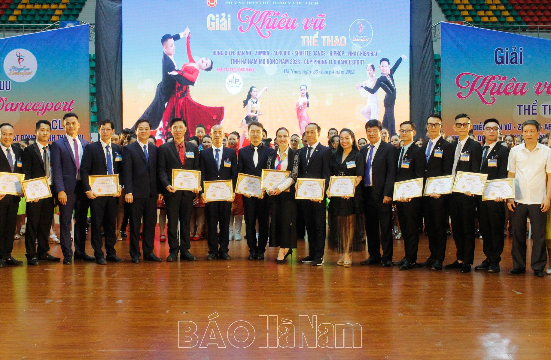 Gần 1200 VĐV tham gia Giải khiêu vũ tỉnh Hà Nam mở rộng năm 2023