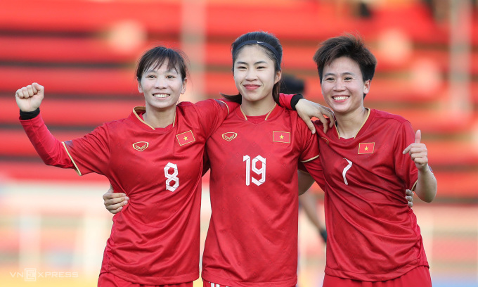 Nữ Việt Nam thắng Myanmar giữ đỉnh bảng 