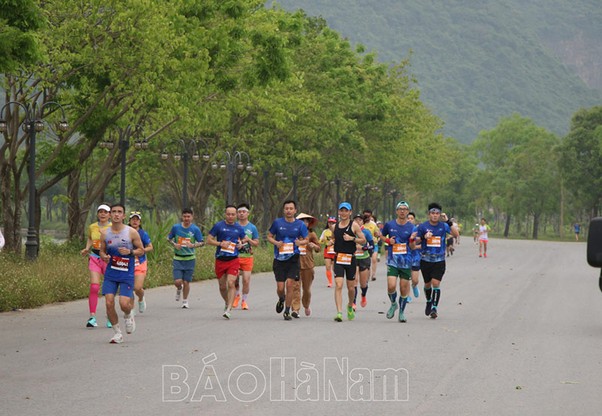 Hơn 5000 người đăng ký tham gia Giải chạy Việt dã “Cùng Sacombank chạy vì sức khỏe cộng đồng tỉnh Hà Nam năm 2023”