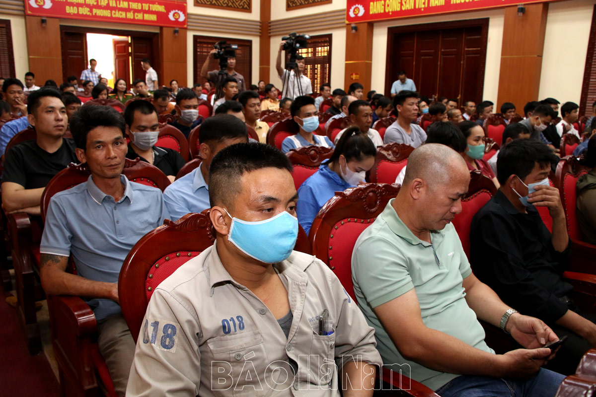 108 người chấp hành xong án phạt tù trở về địa phương Kim Bảng tái hòa nhập cộng đồng tham gia phiên giao dịch việc làm tháng 5