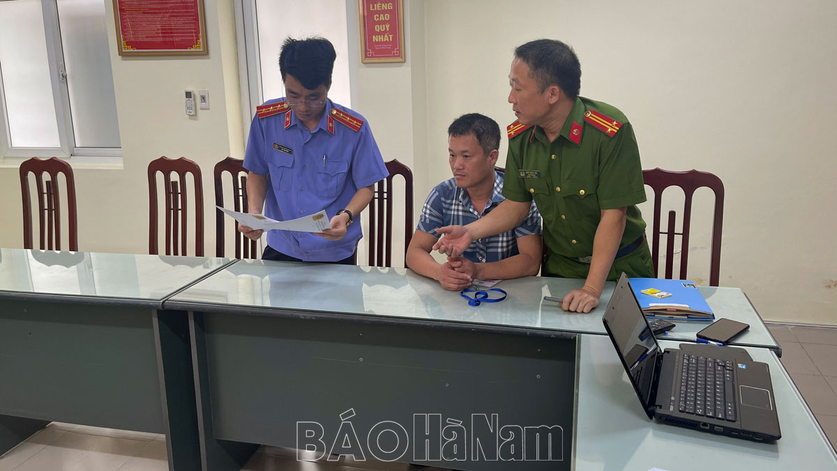 Phê chuẩn Quyết định khởi tố bắt tạm giam nguyên Giám đốc Phó Giám đốc Trung tâm phát triển quỹ đất huyện Thanh Liêm