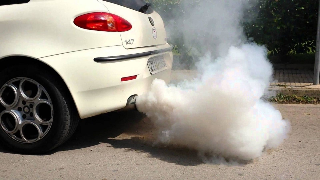 Cách nhìn khói bắt bệnh ôtô