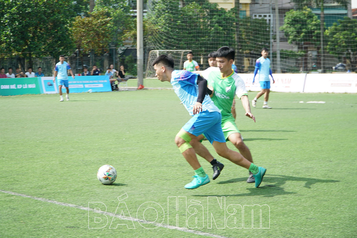 Khai mạc Giải bóng đá nam thanh niên Phủ Lý mở rộng 2023 Cúp Hội Doanh nghiệp trẻ tỉnh Hà Nam