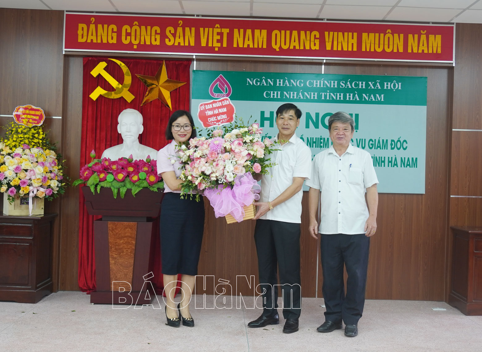 Công bố quyết định bổ nhiệm Giám đốc Chi nhánh NHCSXH tỉnh Hà Nam