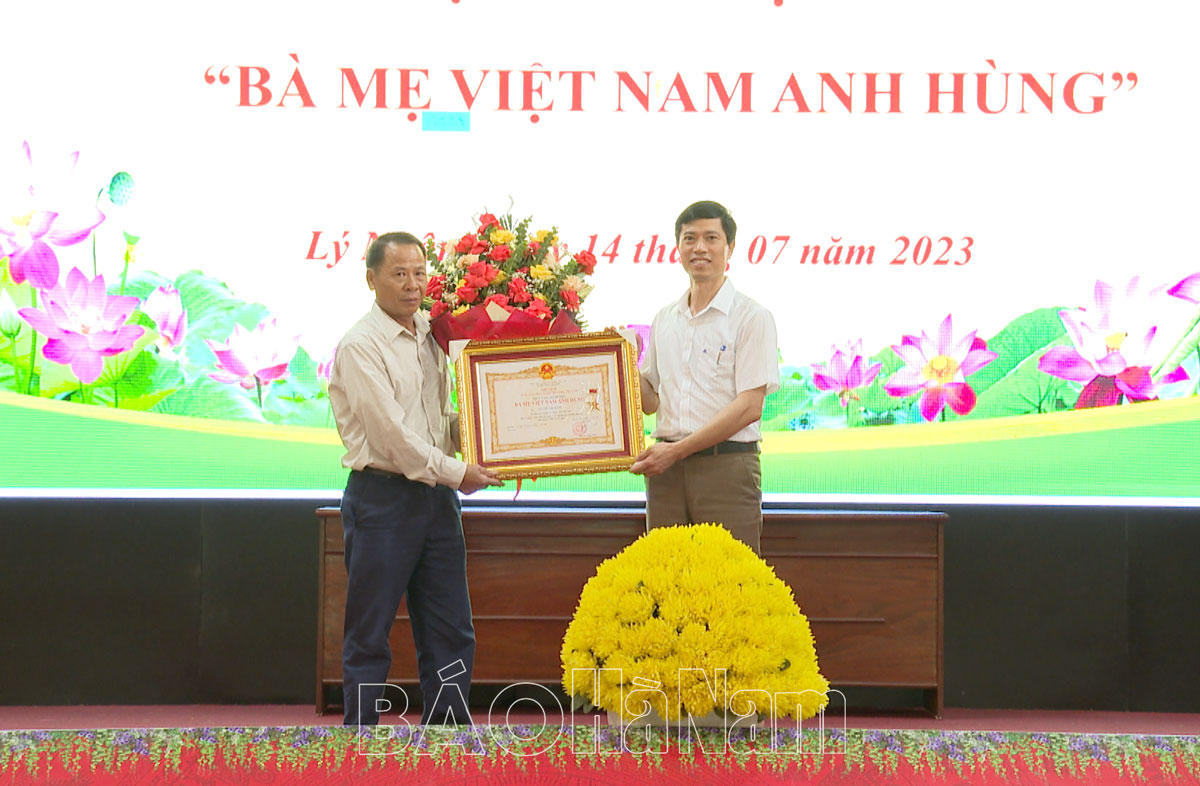 UBND huyện Lý Nhân tổ chức lễ truy tặng danh hiệu “Bà mẹ Việt Nam anh hùng”