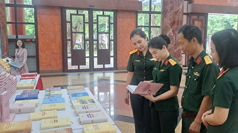 Ra mắt cuốn sách của Tổng Bí thư Nguyễn Phú Trọng về đường lối quân sự chiến lược quốc phòng