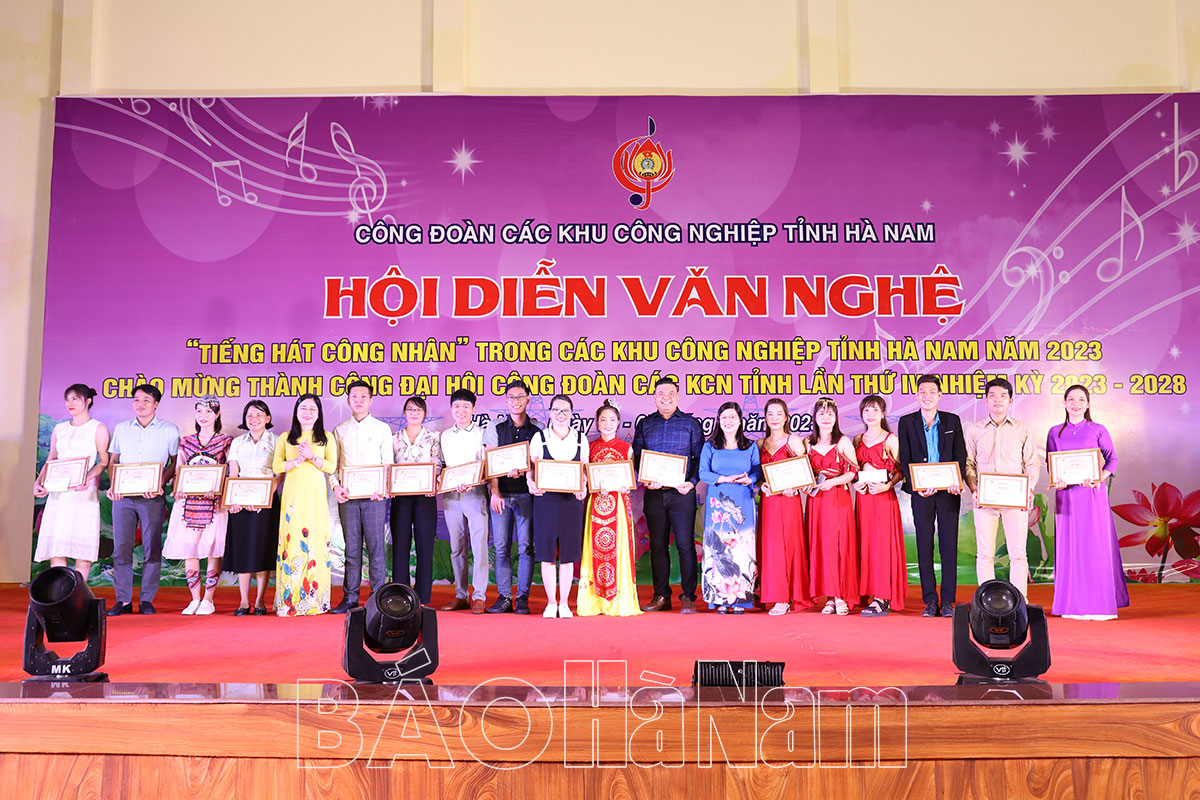 Khai mạc Hội diễn văn nghệ “Tiếng hát công nhân” trong các KCN tỉnh năm 2023
