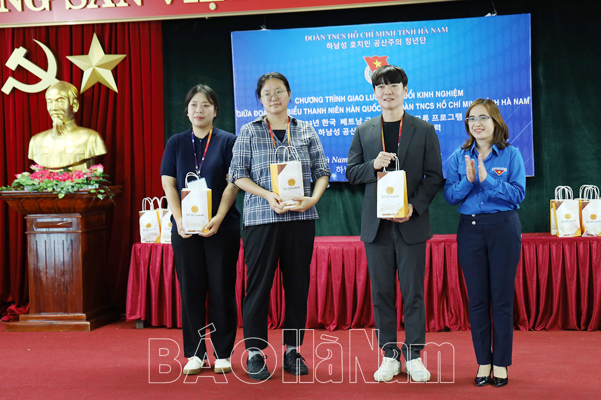 Giao lưu trao đổi kinh nghiệm giữa đoàn đại biểu thanh niên Hàn Quốc và Tỉnh đoàn Hà Nam
